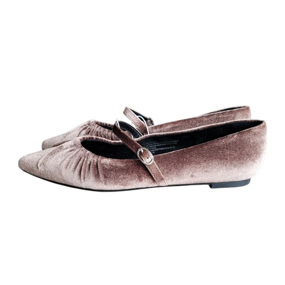 A NEW DAY 9.5 Brown Gabriella Memory Foam Velvet Pointed Toe Mary Jane Flat